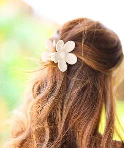 HAZEL & OLIVE NEW ARRIVALS You're A Daisy Hair Clip